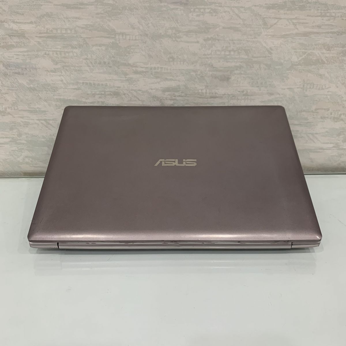 Laptop Asus Zenbook UX303L - i3 5010U /RAM 4GB /SSD 128GB / 13.3 HD