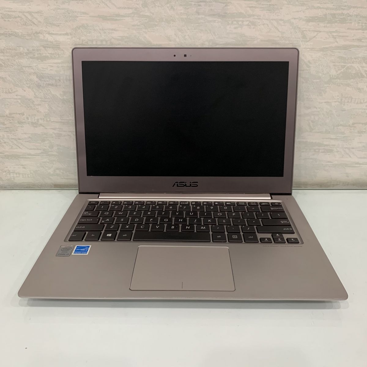 Laptop Asus Zenbook UX303L - i3 5010U /RAM 4GB /SSD 128GB / 13.3 HD