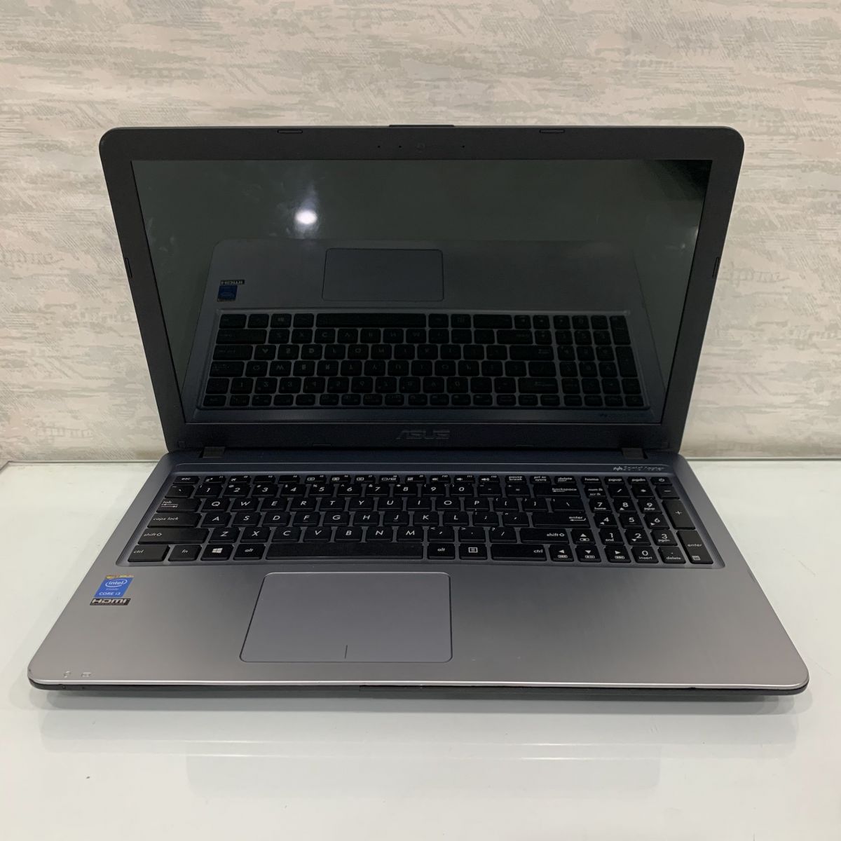 Laptop Asus X540 i3-5020U/4GB/SSD 128GB /15.6 HD)